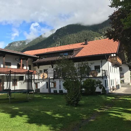 Pony-Ziegen-Hasen-Ranch Bichlbach Apartment Exterior photo